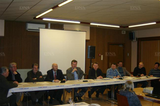 La table présidentielle durant l'intervention de M Ungerer. (Photo DNA)
